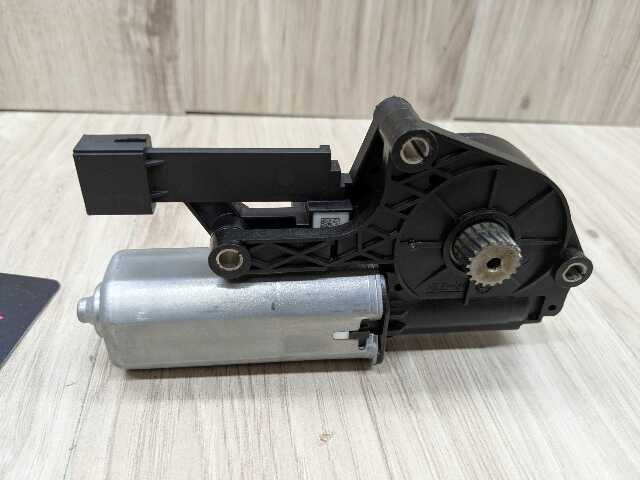 20-24 OEM BMW F44 F74 228 M235 Sun Shade Panoramic Roof Actuator Glass Motor