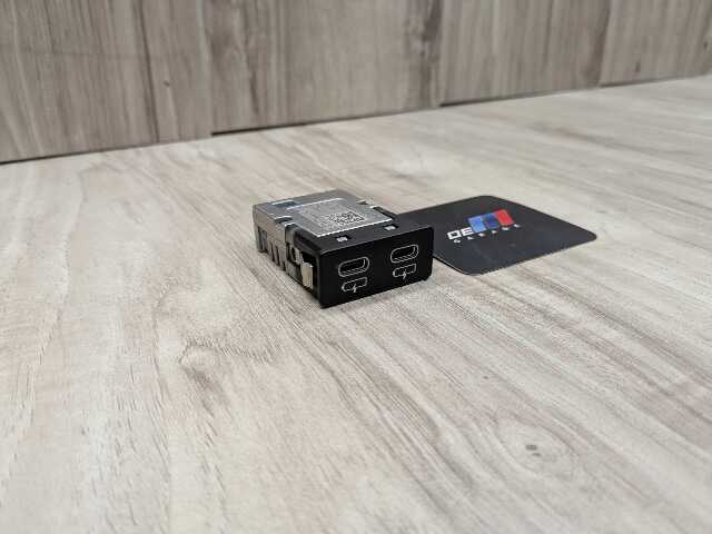 OEM BMW G01 G02 G11 G12 G20 G30 F97 USB Type C Charger Port Socket Connector