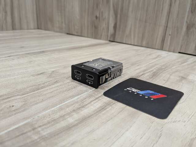 OEM BMW G01 G02 G11 G12 G20 G30 F97 USB Type C Charger Port Socket Connector