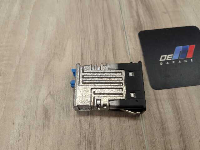 OEM BMW G01 G02 G11 G12 G20 G30 F97 USB Type C Charger Port Socket Connector