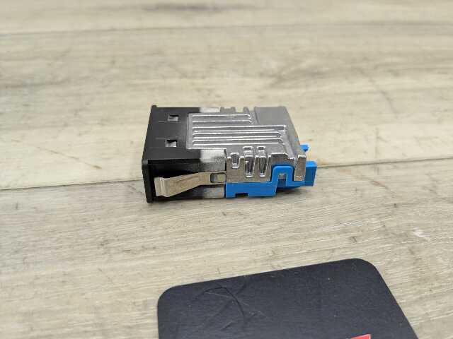 19-24 OEM BMW G20 G30 G05 G06 G07 G29 USB-C Socket Single Port