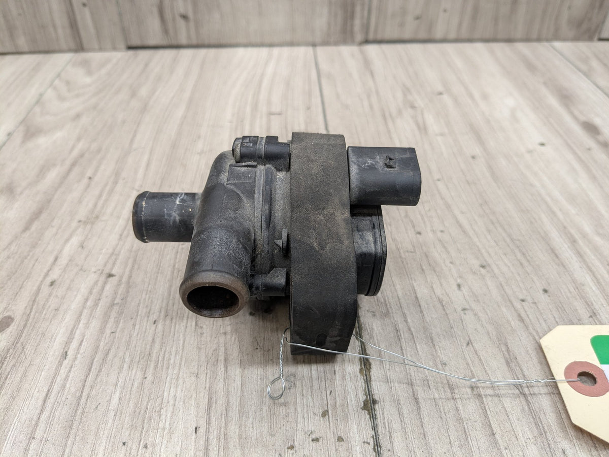 2015-2021 Mercedes-Benz C43 W205 Auxilary Water Coolant Pump A2118350028 OEM