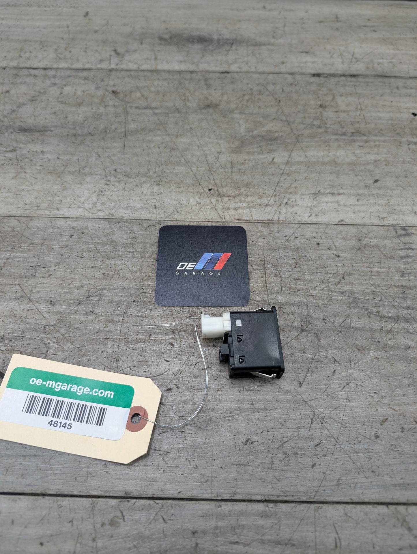 OEM BMW F15 F16 F25 F26 F85 X1 X3 X5 AUX Auxiliary Audio USB Input Charging Port