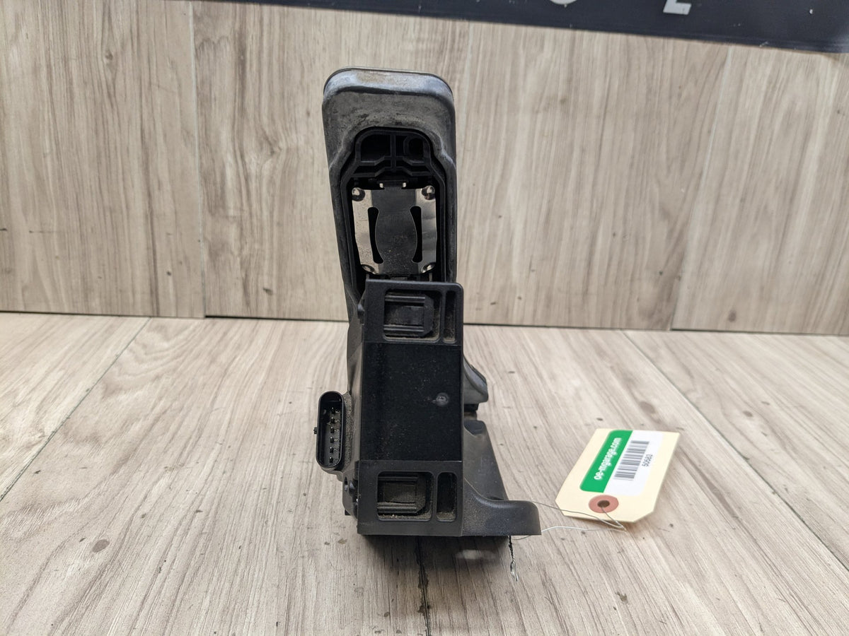 2015-2021 Mercedes-Benz C43 W205 Gas Accelarator Pedal A2053000104 OEM