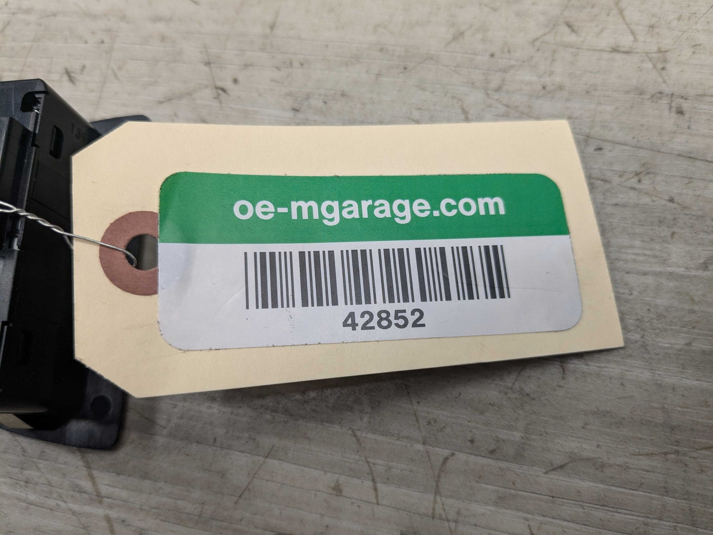 OEM BMW F02 F10 F15 F48 F90 G01 G20 G30 G80 X3 Rear Trunk Lid Center Lock Switch