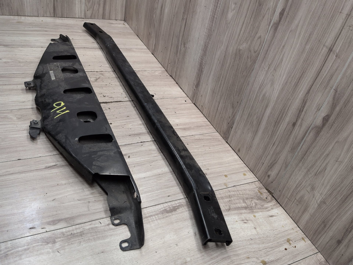 2011-2016 BMW M5 F10 Front Upper Radiator Tie Bar Panel Support w/ Bars SET 7200690 OEM