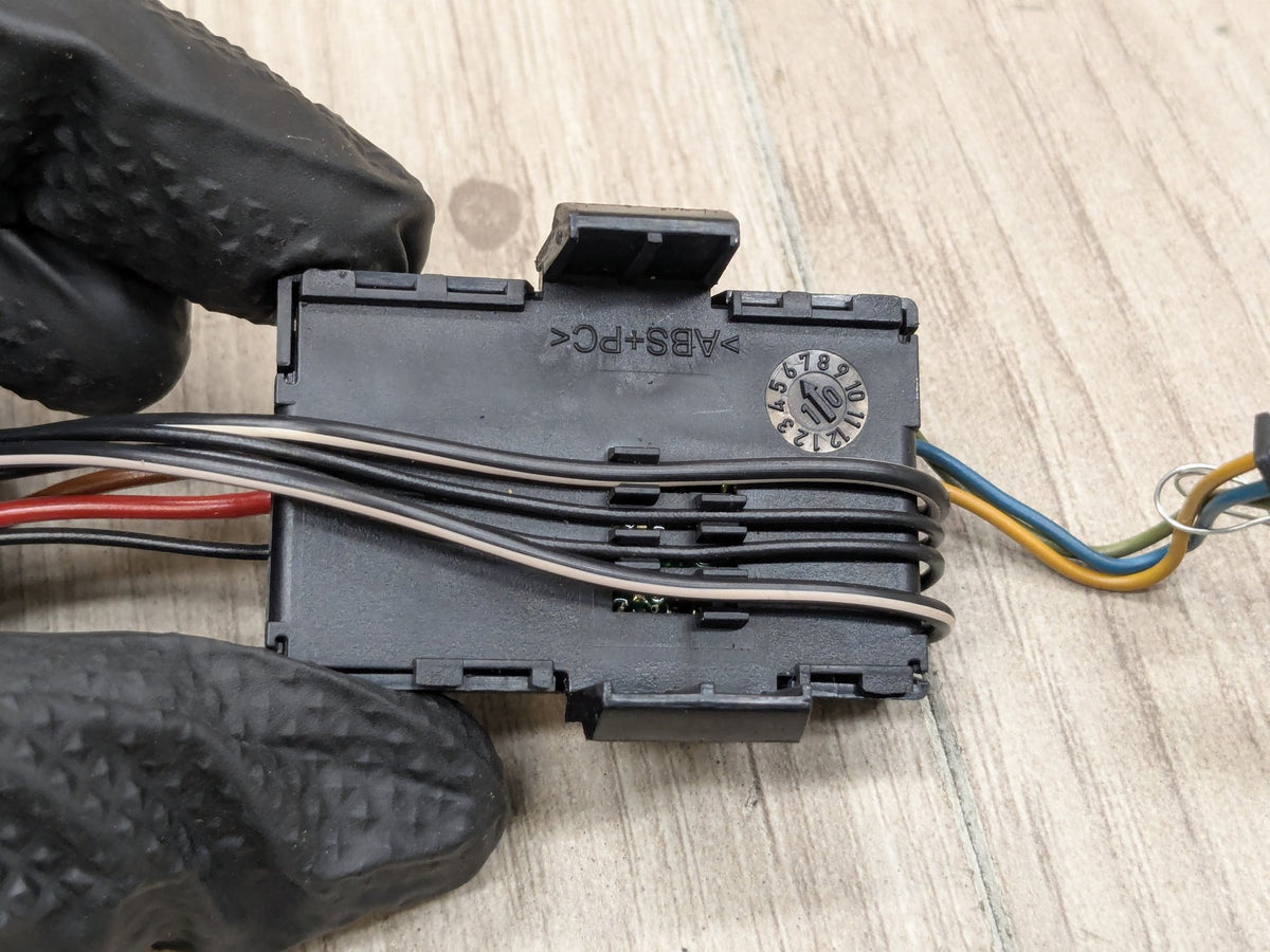 06-13 OEM BMW E70 E71 X5 X6 Steering Wheel Heater Control Module