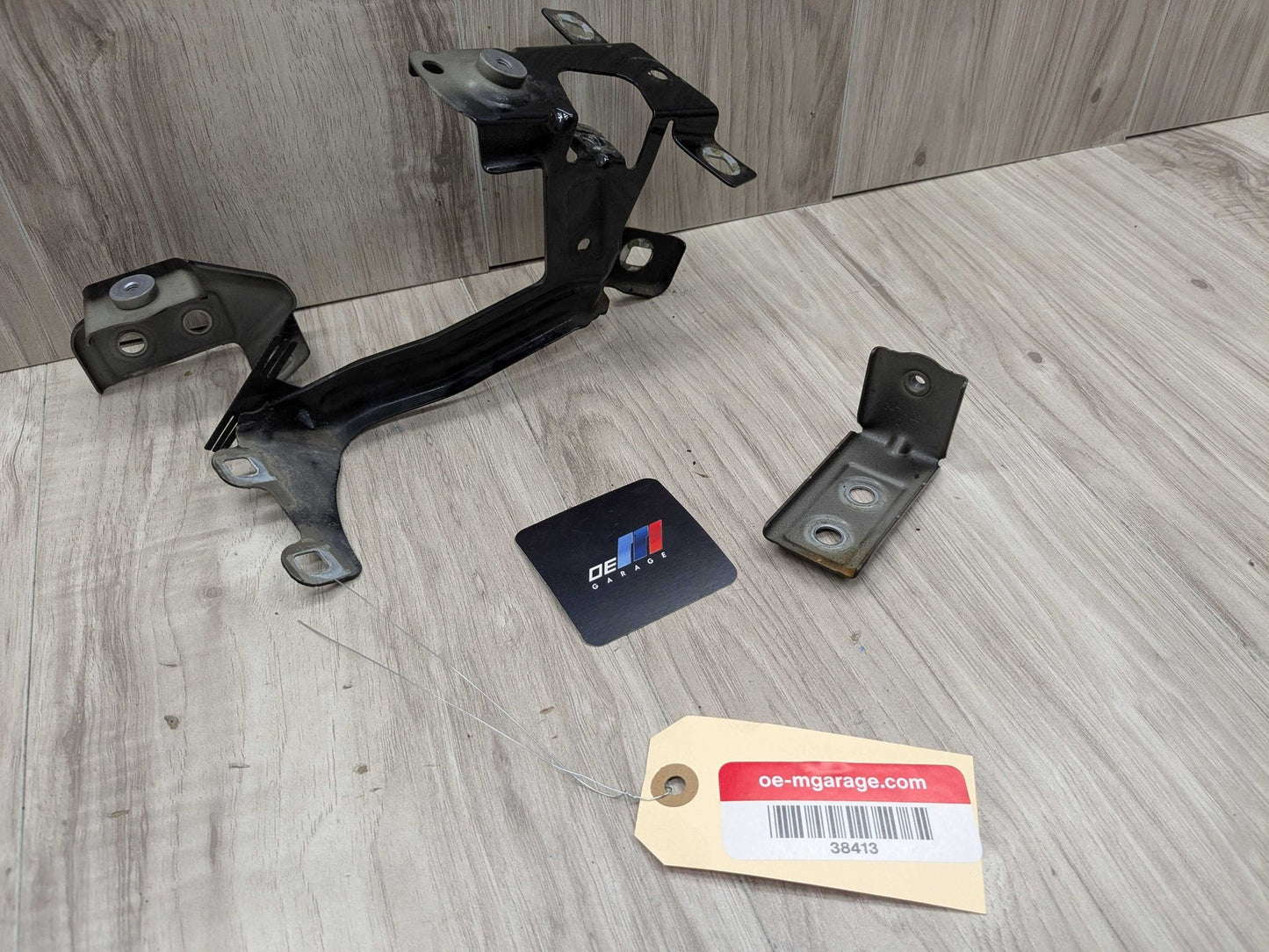 2016 BMW 750i G12 Front Right Passenger Fender Brackets SET 0 16-19 OEM BMW G11 G12 740 750 Front Right Passenger Fender Holder Bracket SET
