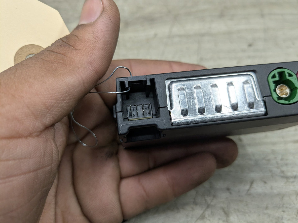 2018-2025 Audi SQ5 FY AUX/ USB Charger Port Socket 8W0035708 18-24 OEM AUDI A4 A5 Q5 S4 SQ5 Center Console USB Port Aux Jack Port Connection OEM