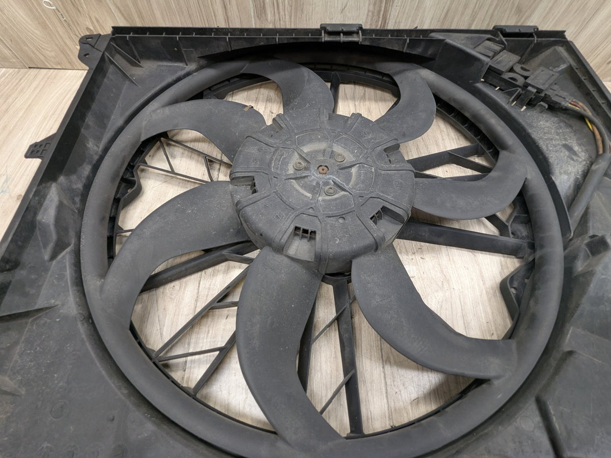 07-13 OEM BMW E82 E88 E90 E92 E93 N52 Radiator Cooling Auxiliary Fan 600W