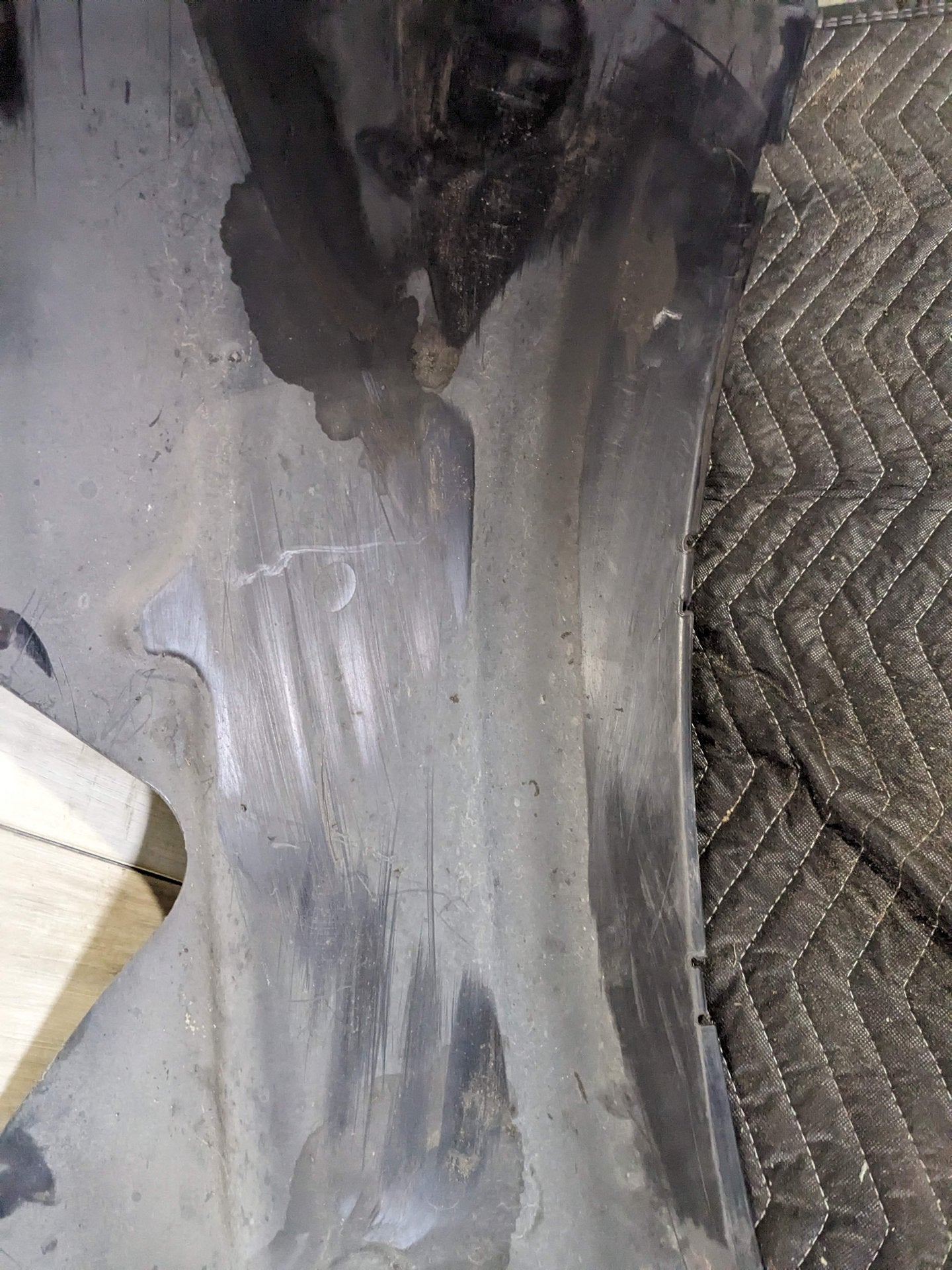 2010 Porsche Panamera Front Right Passenger Wheel Fender Liner Splash Guard 970504125 Di ision: PCNA Commission #: 704461 Prod Mon h: 2009-10-01 VIN: WP0AC2A78AL090484 Price: $149,165.00 Ex erior: Carrara Whi e In erior: Cognac Na ural Lea her Warran y S