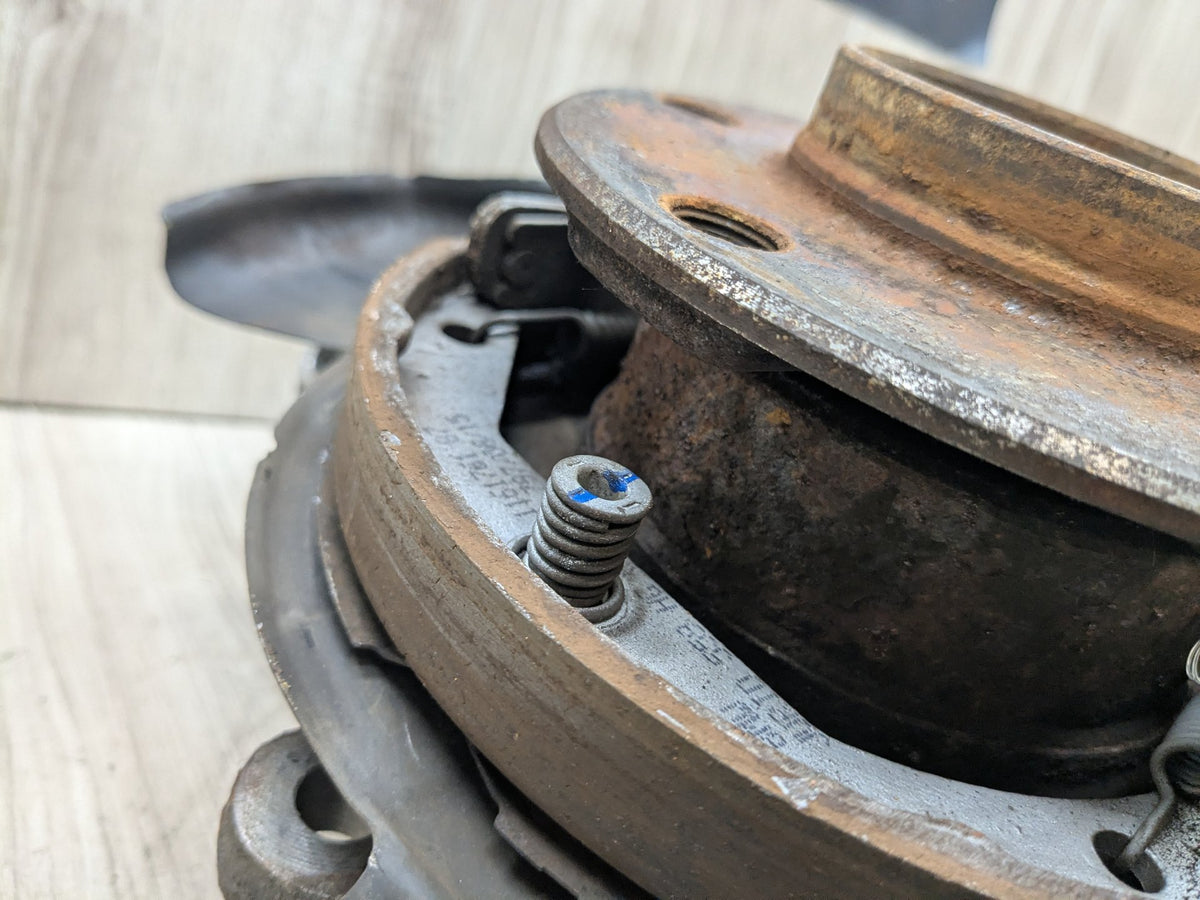 2016 BMW 340i F30 Front Right Passenger Spindle Knuckle w/ Bearing 6853820 OEM BMW F22 F23 F30 F32 F33 AWD Front Right Passenger Spindle Hub Knuckle OEM