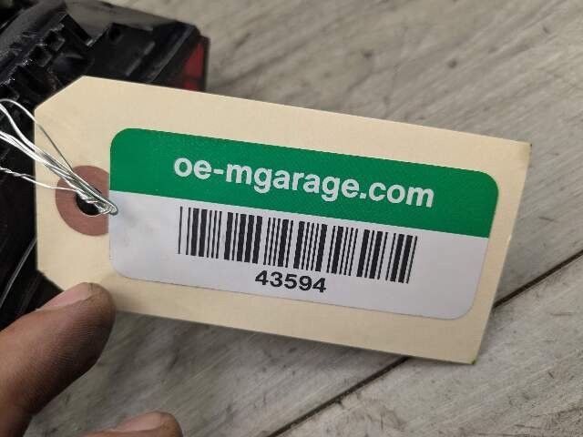 2008 BMW 228i E82 Rear Right Passenger Inner Tail Light 7495090 PRE-LCI OEM BMW G20 G80 330 M340 M3 Rear Right Passenger Inner Stop Tail Light