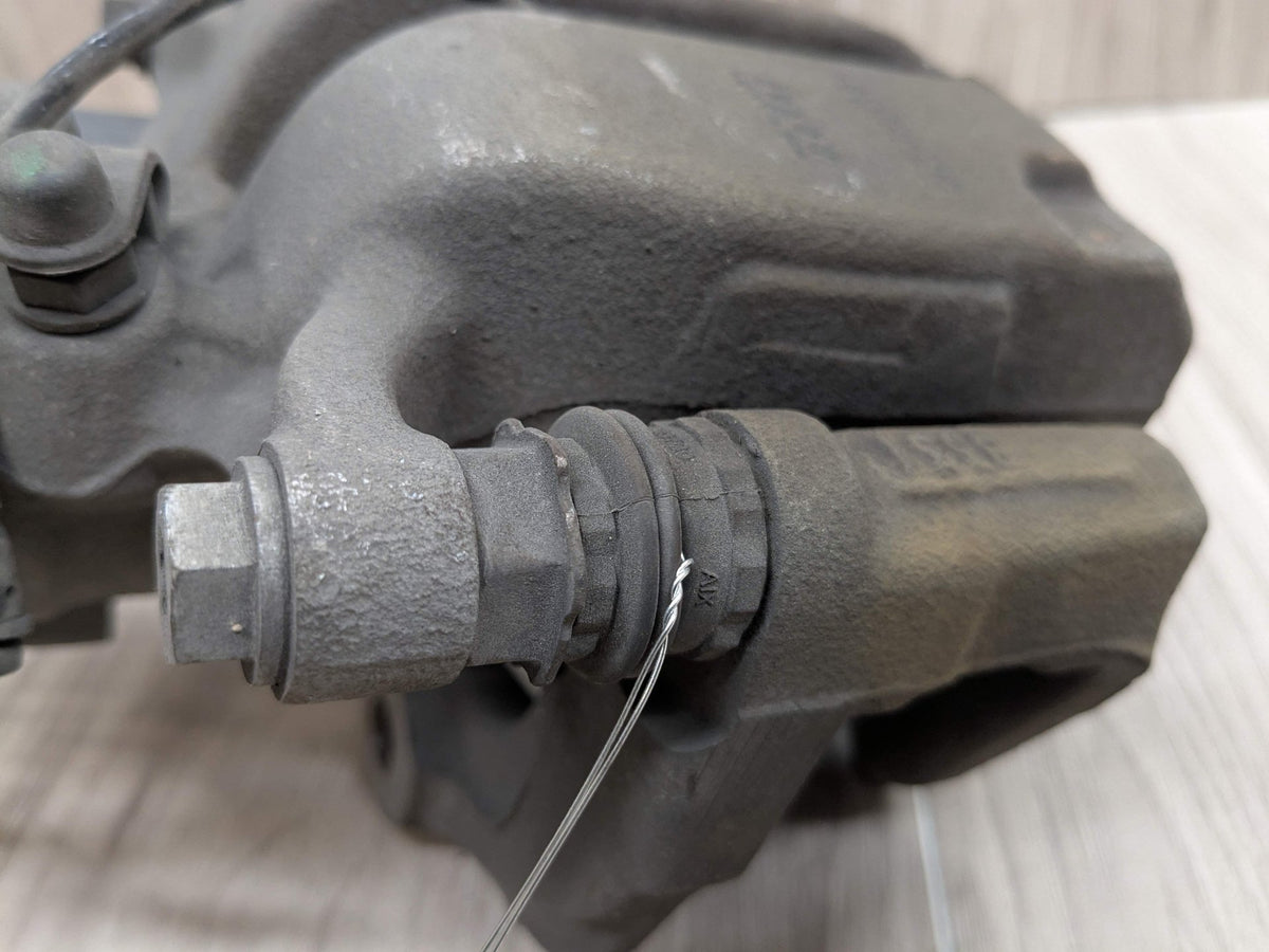 2019 BMW X5 G05 Rear Right Passenger Brake Caliper 6891768 19-25 OEM BMW G05 G06 G07 X5 X6 X7 Rear Right Passenger Side Brake Caliper Gray OEM