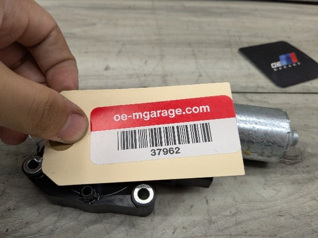 2019 BMW 330i G20 Sunroof Sun Roof Glass Motor 0 OEM BMW G20 G22 G26 G42 G80 G82 G87 M2 M3 M4 Sunroof Moonroof Motor Drive Unit