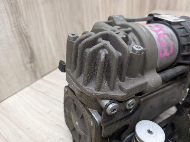 16-22 OEM BMW G11 G12 740 750 M760 Air Suspension Compressor Pump Module Motor