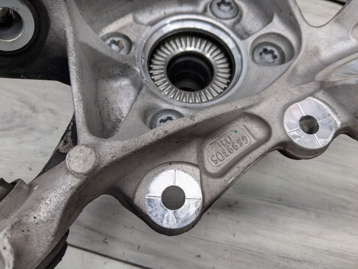 2021 BMW M340i G20 Rear Left Driver Spindle Knuckle w/ Bearing 6899305 19-25 OEM BMW G20 330 M340 REAR Left Driver Knuckle Wheel Hub Spindle Bearing