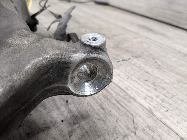 OEM BMW G30 530 540 M550 AWD Front Right Passenger Hub Spindle Knuckle Bearing
