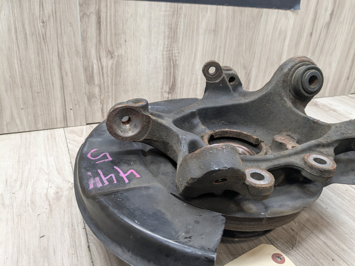 2016 BMW 340i F30 Front Right Passenger Spindle Knuckle w/ Bearing 6853820 OEM BMW F22 F23 F30 F32 F33 AWD Front Right Passenger Spindle Hub Knuckle OEM