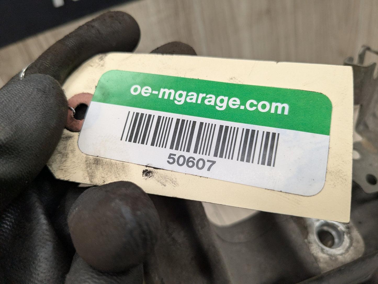 2015-2021 Mercedes-Benz C43 W205 Rear Left Driver Spindle Knuckle w/ Bearing A2053508708 OEM
