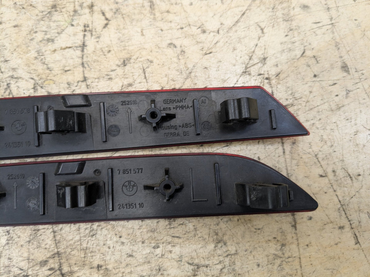 2018-2023 BMW M550i G30 Rear Left Right Bumper Reflectors SET 7851577 OEM