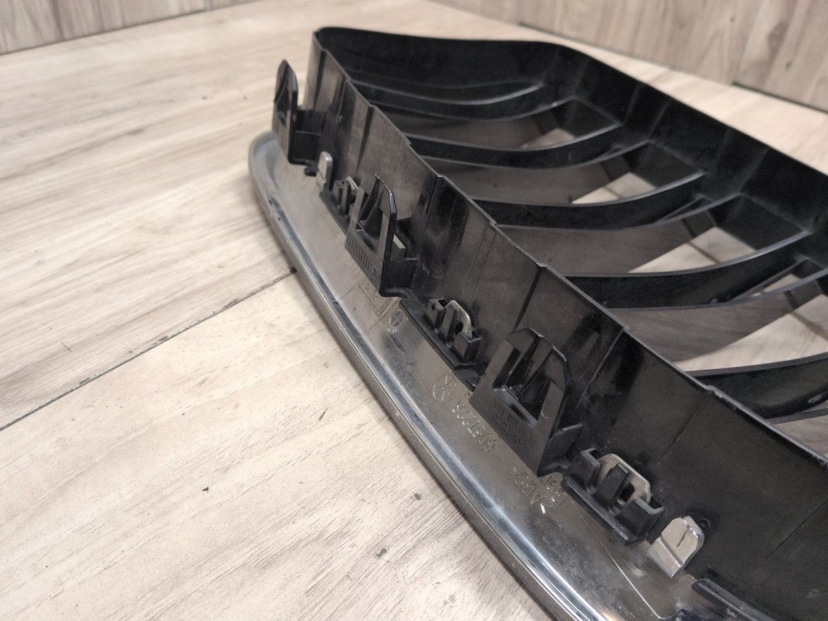 2011-2016 BMW M5 F10 Front Left Right Upper Bumper Grilles SET 8057228 OEM