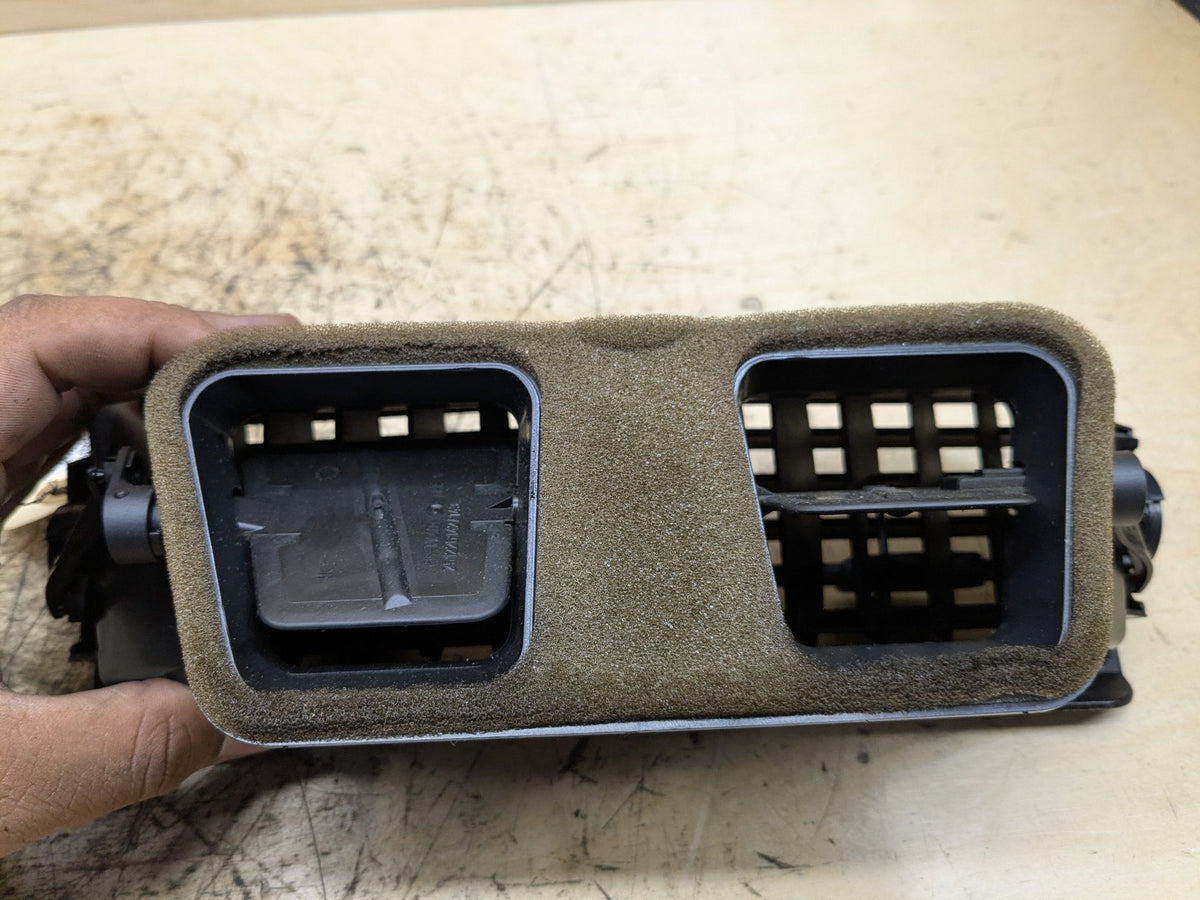 08-13 OEM BMW E82 E88 128 135 Dash Dashboard Center Middle AC Air Vent Grille