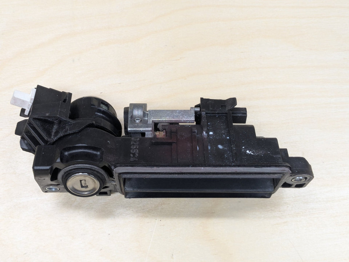 2009-2011 Mercedes-Benz SLK-Class R171 Front Left Driver Trunk Lid Lock w/ Key