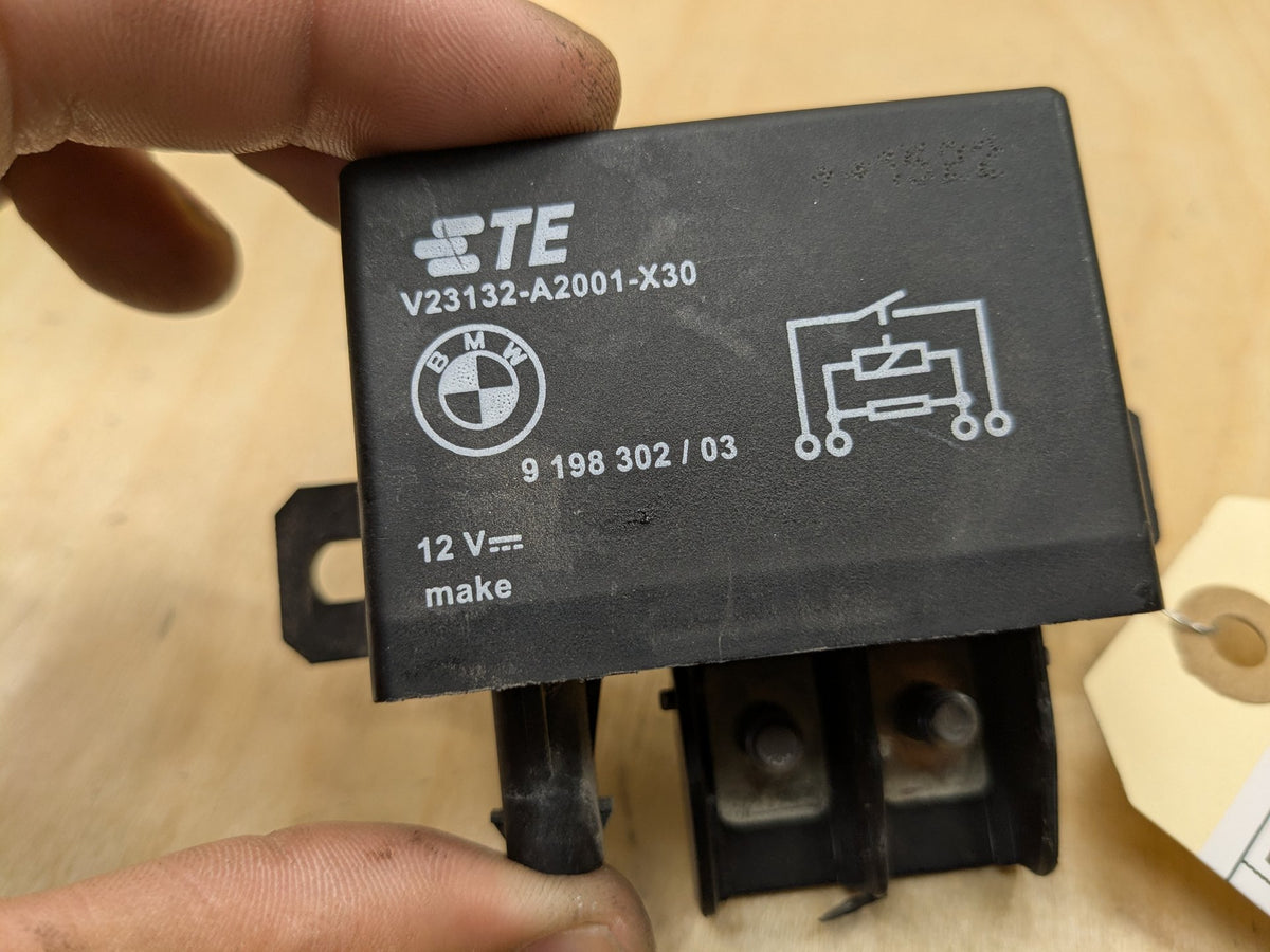 OEM BMW F10 F13 F02 F30 F32 F80 F82 F85 M3 M4 M6 Cooling Fan Relay Control 130A