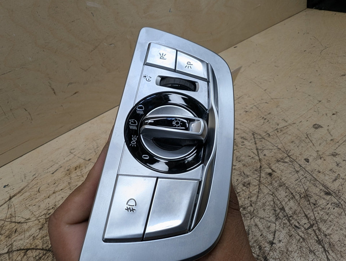 2016-2019 BMW 740Li G12 Headlamp Switch 9472976 OEM
