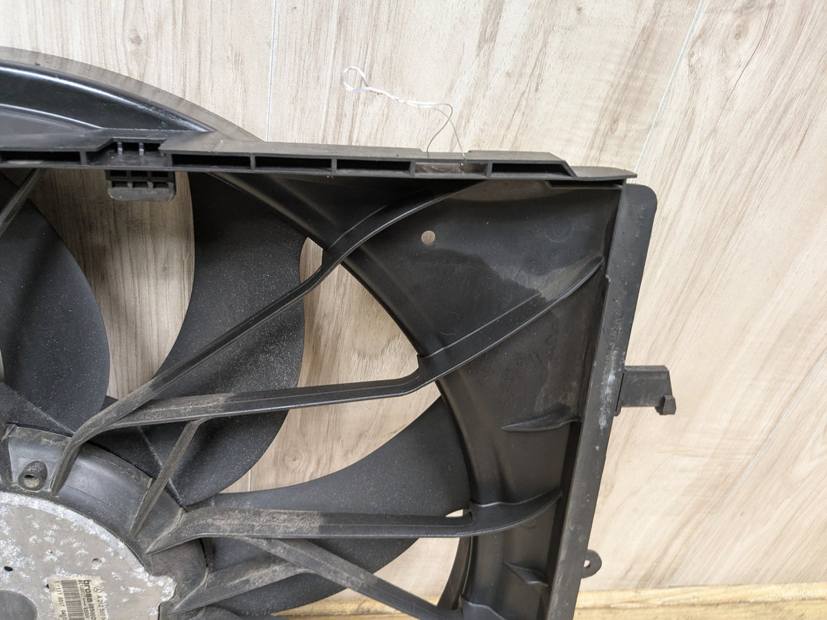 2009-2012 Mercedes-Benz E550 W212 Radiator Fan Shroud Housing w/ Motor