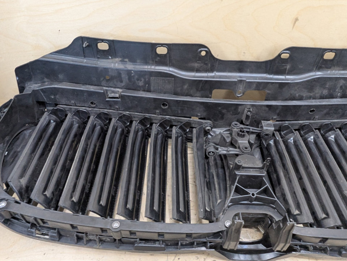 16-19 BMW G12 Front Bumper Radiator Air Flap Shutter w/ Kidney Grilles OEM