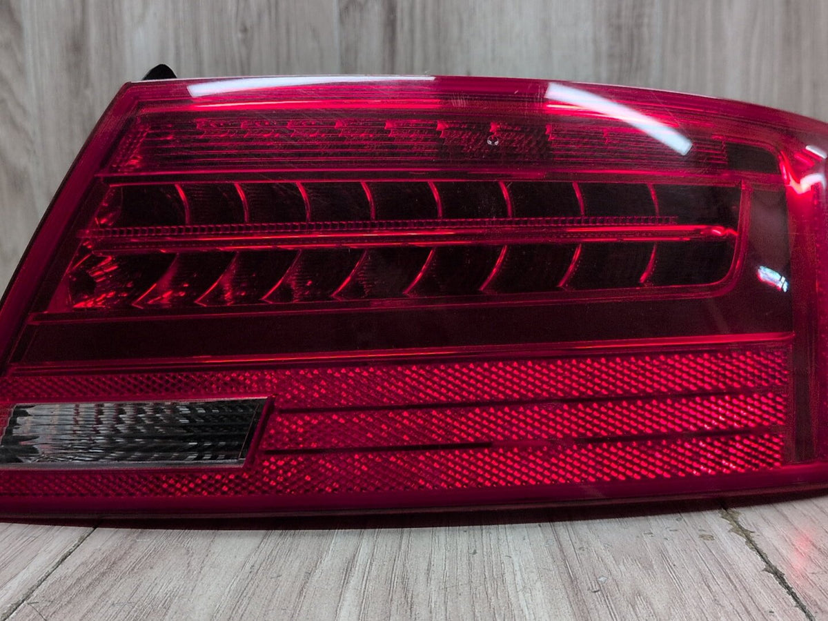2016 Audi S5 8T Rear Right Passenger Outer Tail Light 8T0945096J OEM