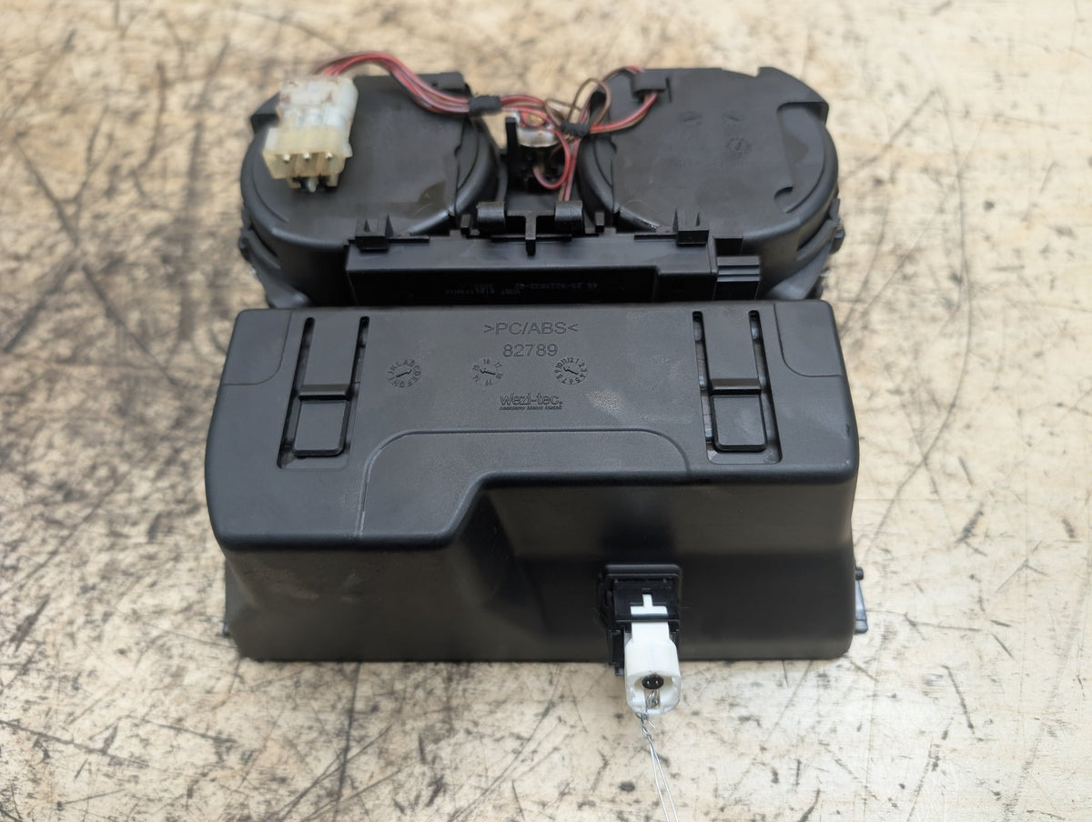 16-19 OEM BMW G11 G12 740 750 M760 Center Console Cup Holder USB Charging Port