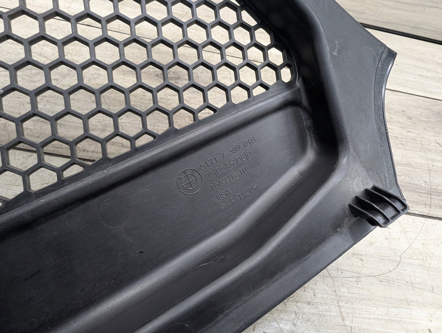 2018 - 2023 BMW X3 G01 Right Passenger Side Cowl Cover 7399018 B58B30M0