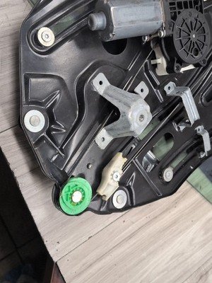 04-10 OEM BMW E64 M6 CONVERTIBLE Rear Right Passenger Window Regulator Motor SET