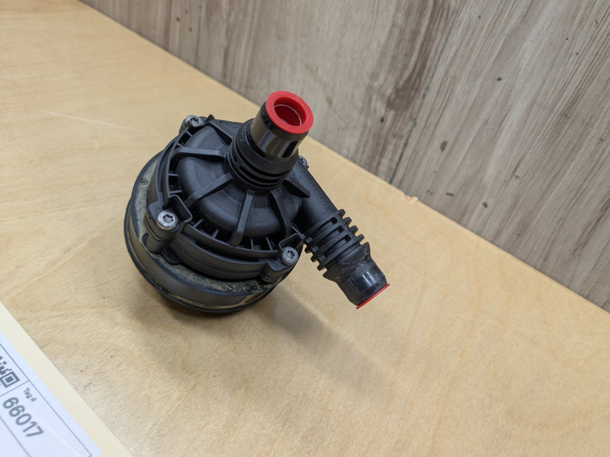 *OEM BMW G01 G05 G20 G22 G30 G42 G80 G82 G83 M3 M4 Engine Auxiliary Water Pump