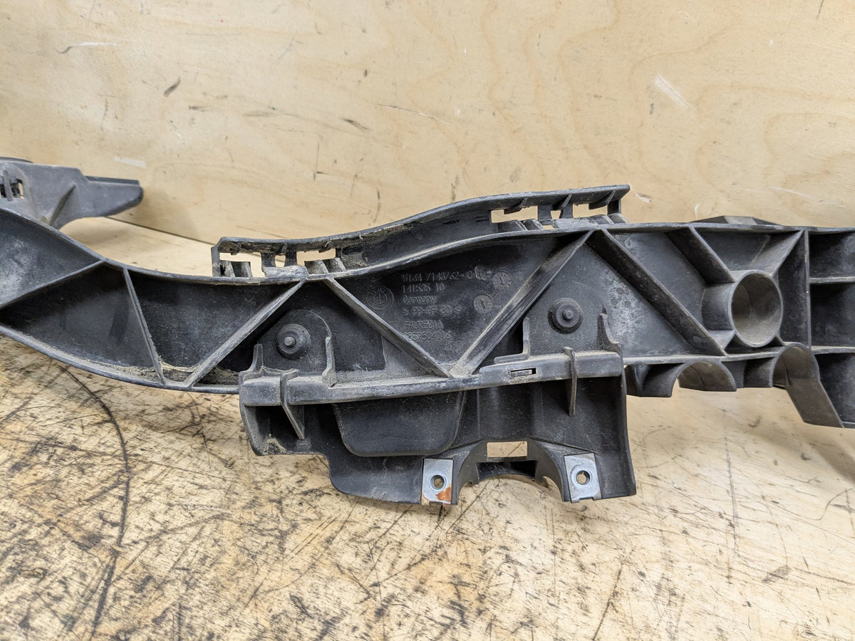 08-13 BMW E82 E88 128 135 Right Passenger Headlight Arm Bracket Support Mount