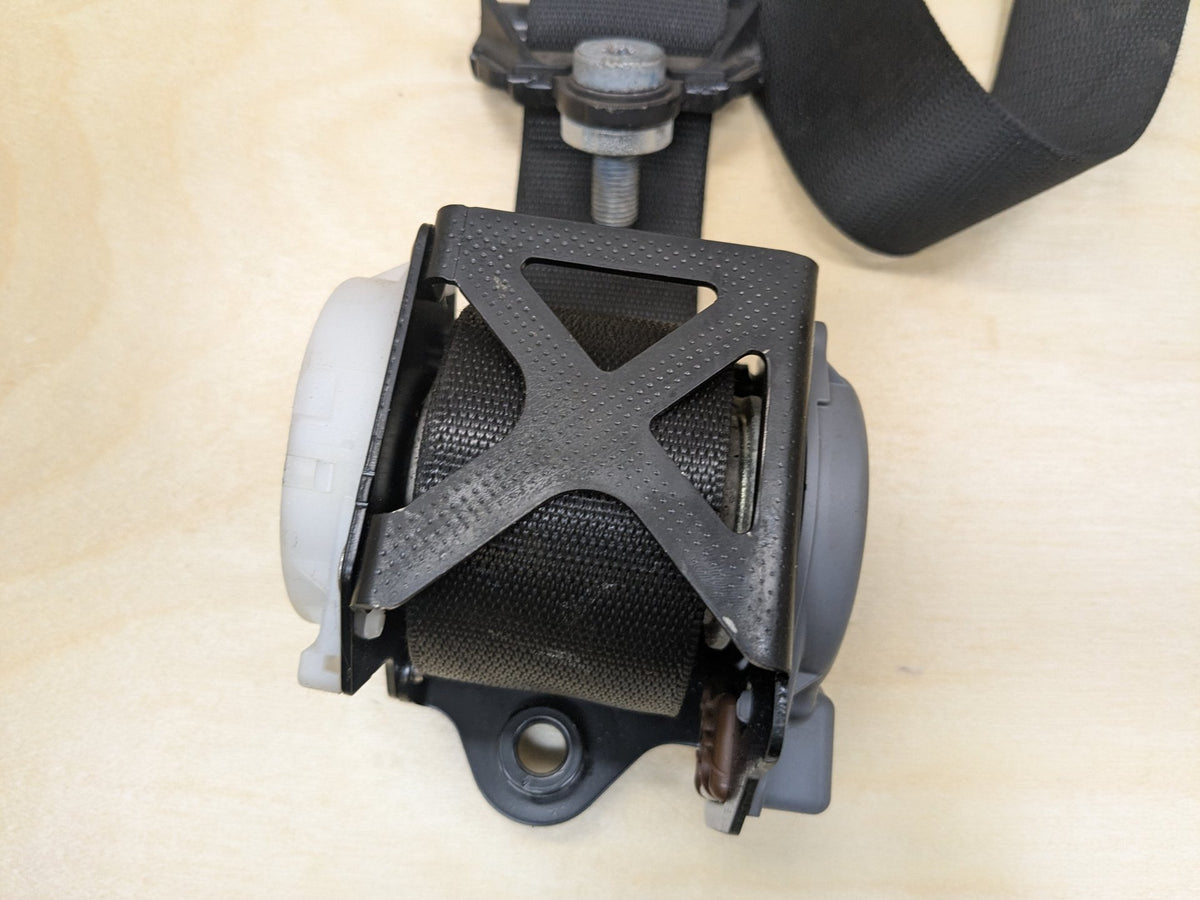 2009-2011 Mercedes-Benz SLK-Class R171 Front Left Seatbelt A1718601185 OEM