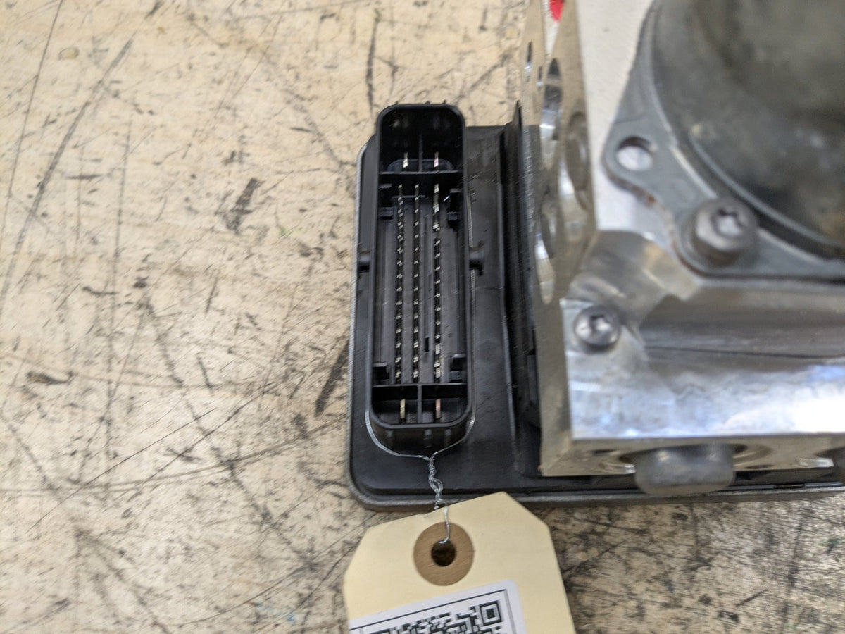 2018-2023 BMW M550i G30 ABS Pump Module 6889164 OEM