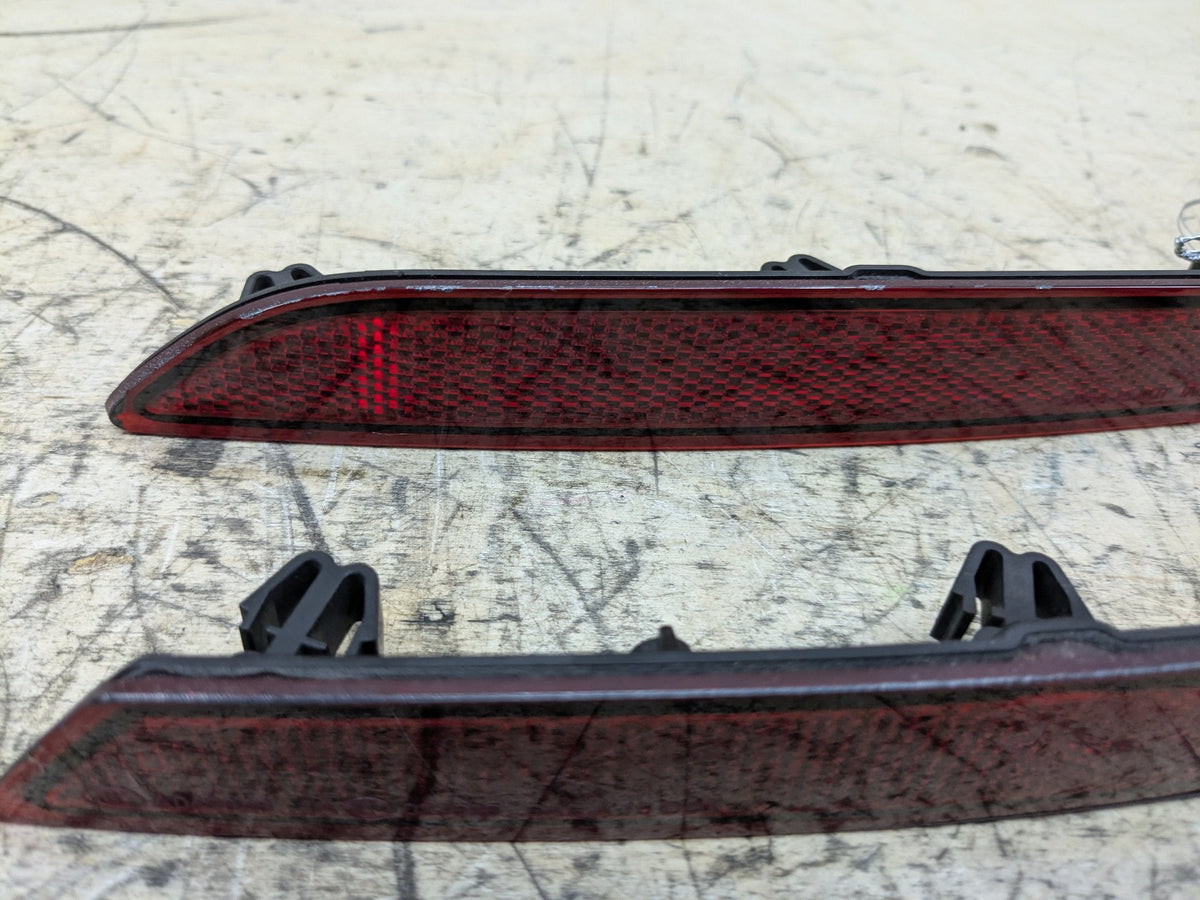 2018-2023 BMW M550i G30 Rear Left Right Bumper Reflectors SET 7851577 OEM