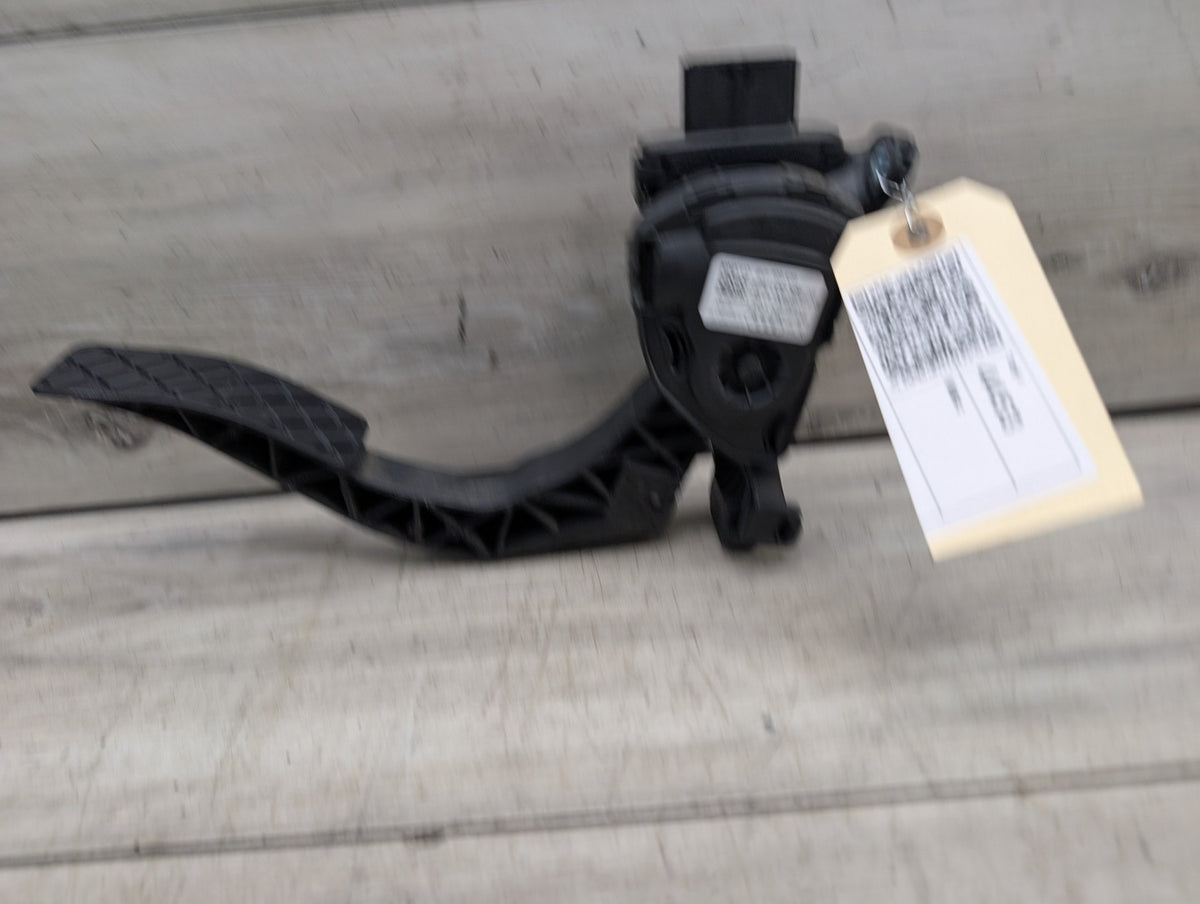 2008-2017 Audi S5 8T Gas Accelarator Pedal 4H1723523 OEM