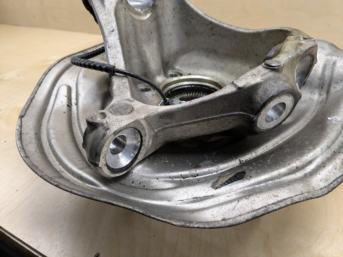 2018-2025 BMW X3 G01 AWD Front Right Spindle Knuckle w/ Bearing 6882598