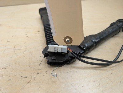 OEM BMW F30 F32 F36 F80 F82 F87 M3 Front Left Driver Seat Belt Buckle Tensioner