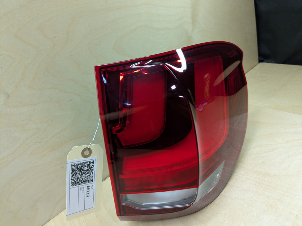 14-18 BMW OEM F15 F85 X5 X5M Rear Right Passenger Side Outer Stop Tail Light