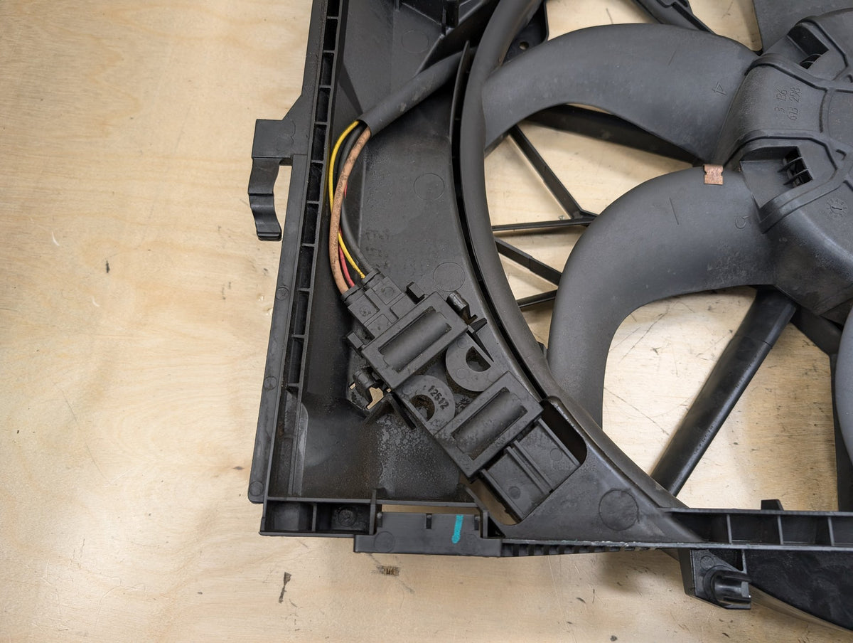 07-13 OEM BMW E82 E88 E90 E92 E93 N52 Radiator Cooling Auxiliary Fan 600W