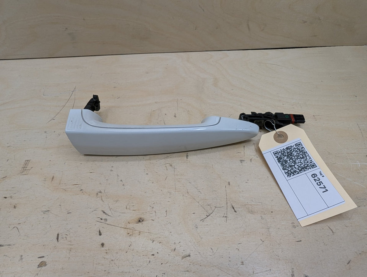 OEM BMW F23 F30 F32 F80 F82 M3 Right Passenger Door Handle COMFORT ACCESS White