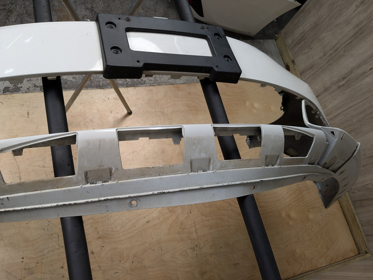 *NOTES* 2019-2022 BMW 330i G20 Front Bumper Cover White 300
