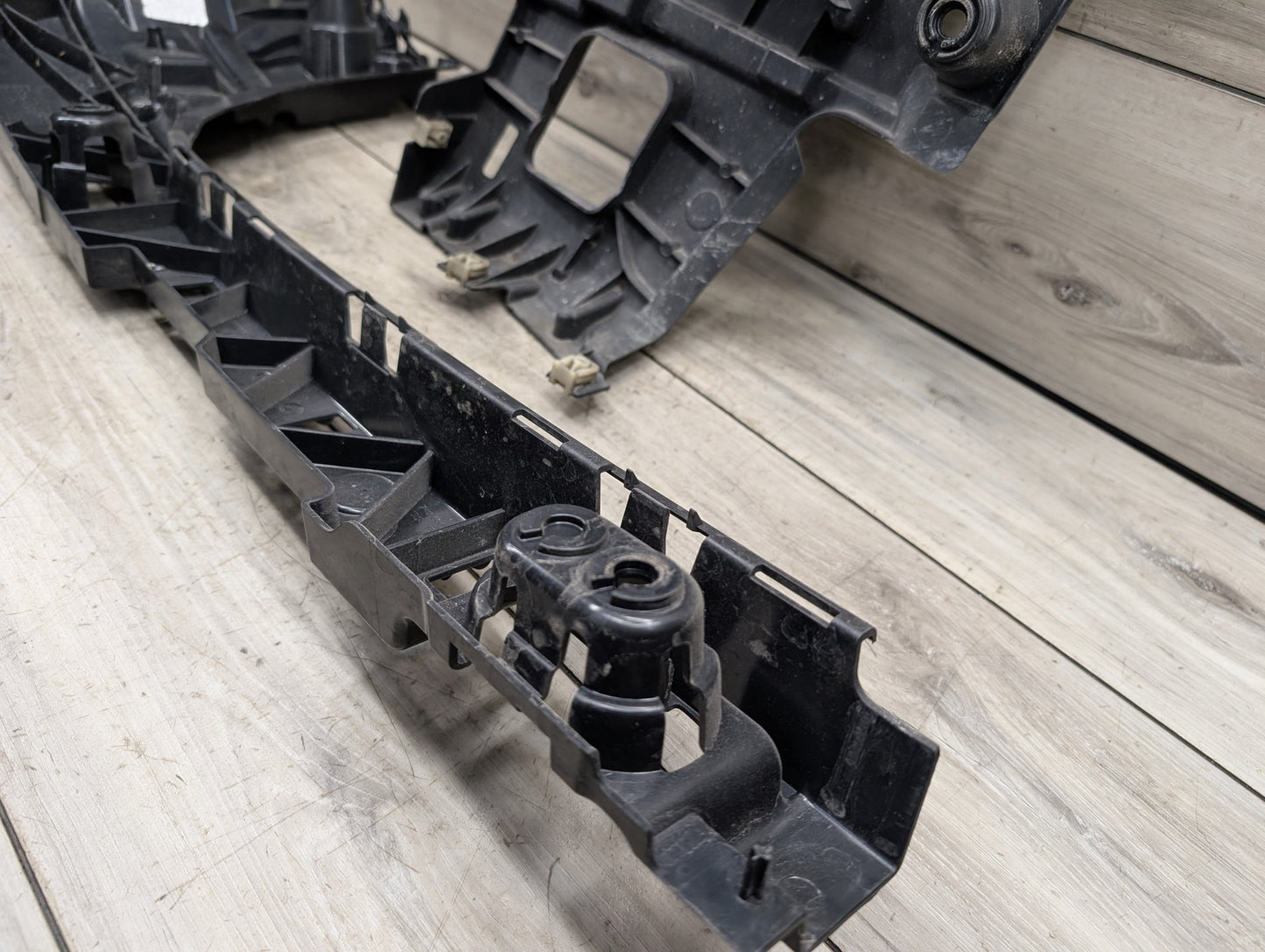 18-21 BMW G01 F97 X3 Rear Bumper Right Passenger Side Brackets Mounts Supports