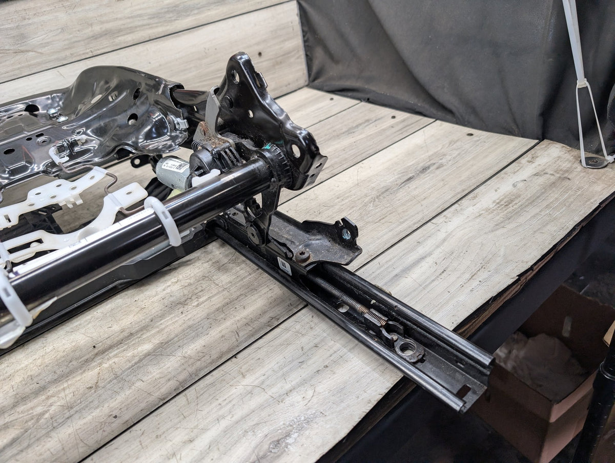 OEM BMW F97 G01 G02 G20 Electrical Front Right Passenger Lower Seat Frame w/ Motors 7414610